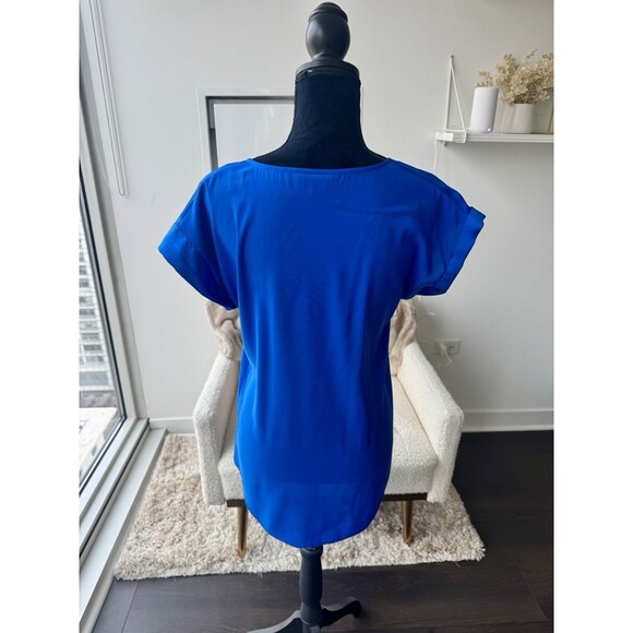 Express Bright Blue Satin Zipper V-Neck Short Sleeve Blouse Size Medium - Picture 4 of 6